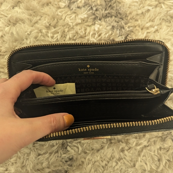 Kate Spade wallet - Picture 3 of 3